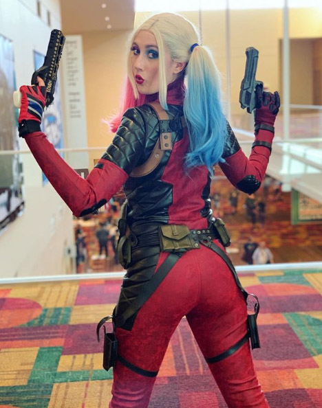 female deadpool cosplay
